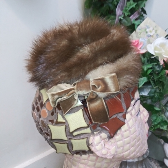 Vintage Stix Baer & Fuller Velvet Bow Trimmed Oval Brown Mink Hat - Picture 2 of 12